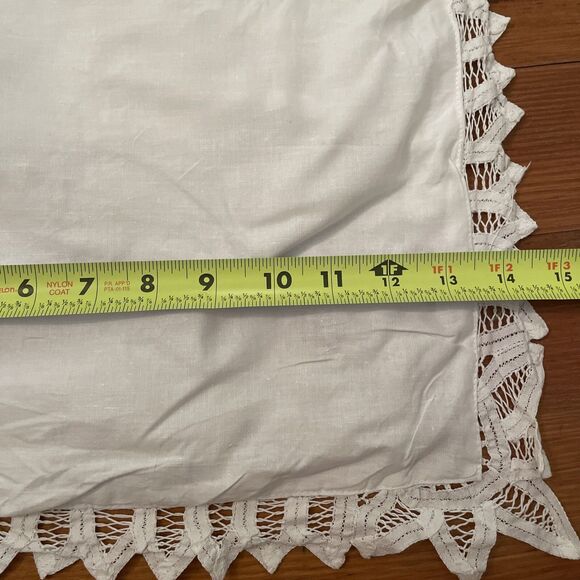 Vintage White Cotton Battenburg Lace Pillow Cover 14 in Square - Picture 3 of 6